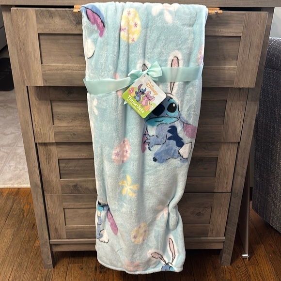 CLEARANCE LAST ONE! NWT! Disney Stitch Easter Bunny Plush Throw Blanket - Picture 1 of 7